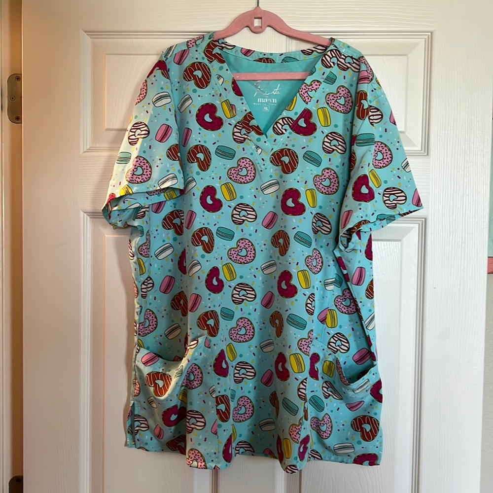 Maven scrub top